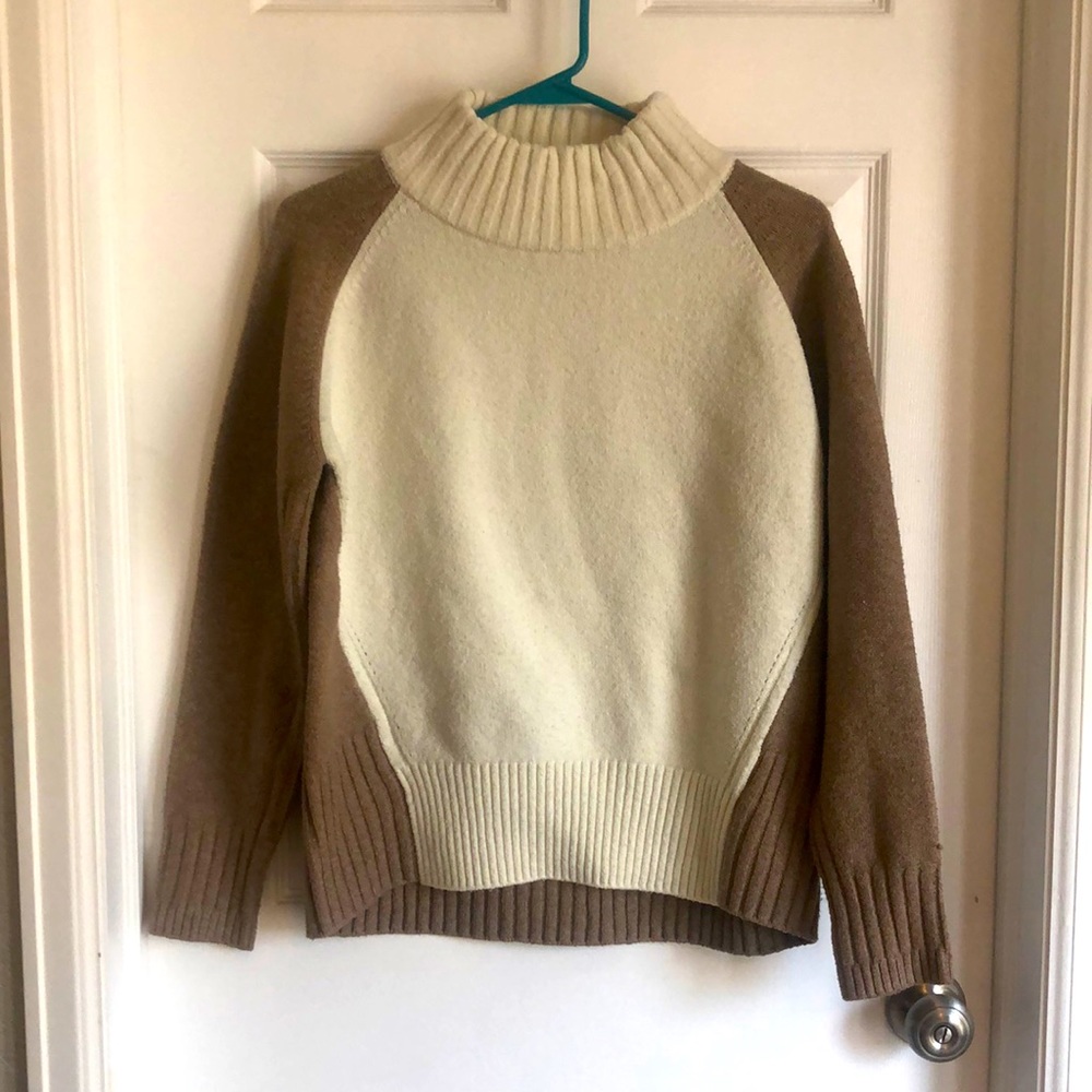 Color Block Sweater ☀️
